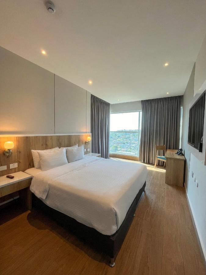 Wyndham Garden Cartagena Hotel Екстериор снимка