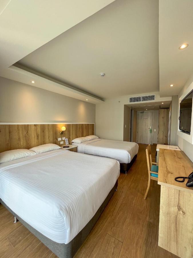 Wyndham Garden Cartagena Hotel Екстериор снимка