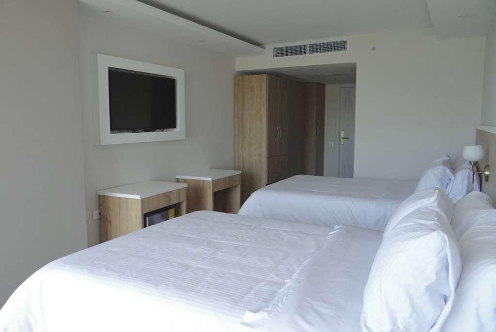 Wyndham Garden Cartagena Hotel Стая снимка